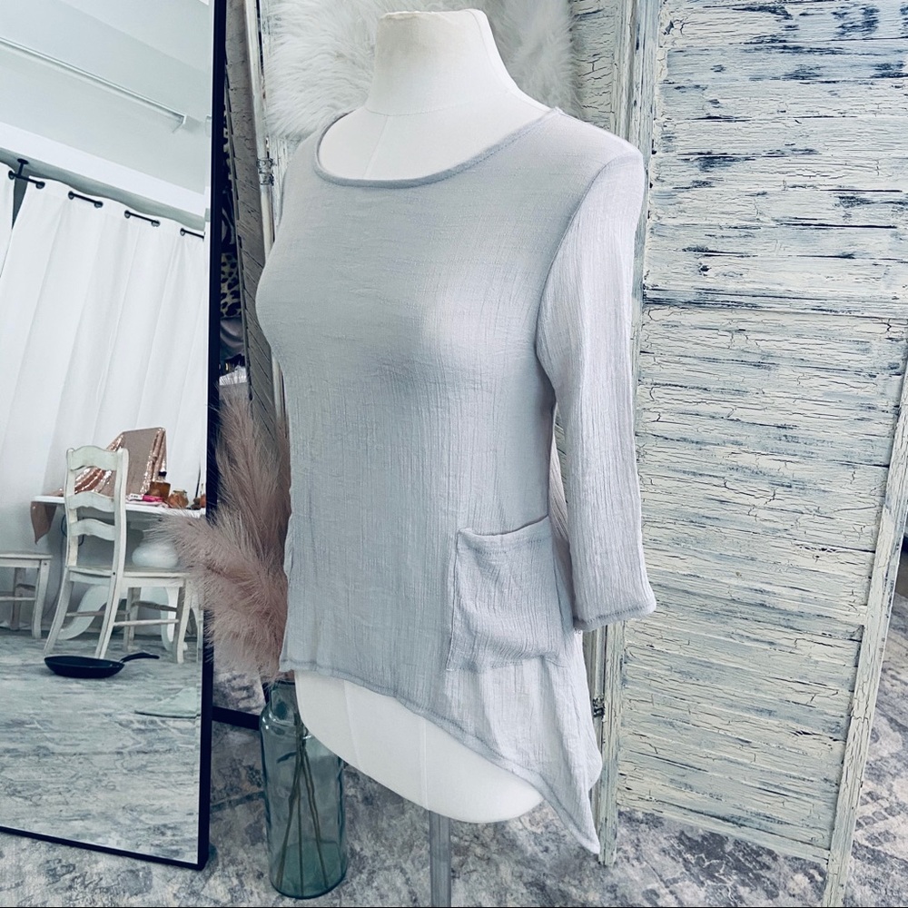 Lightweight gray linen breezy blouse hi low hem 2 front pockets